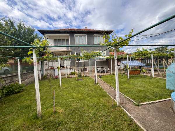Продава къща, с. царевци, област варна