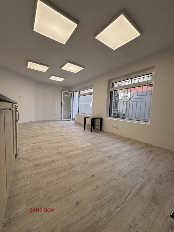 Продава офис, гр. варна, колхозен пазар