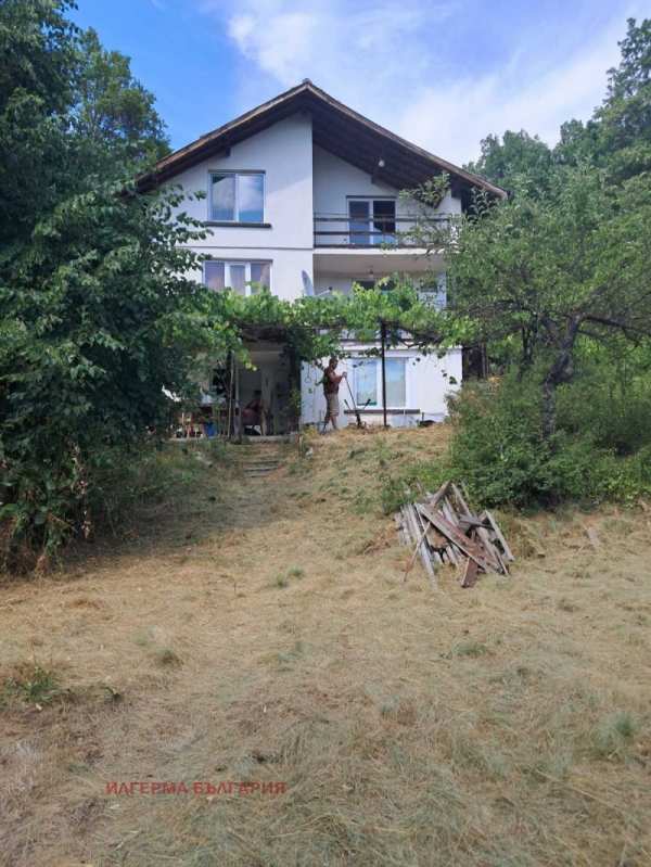 Продава къща, с. цацаровци, област софия област