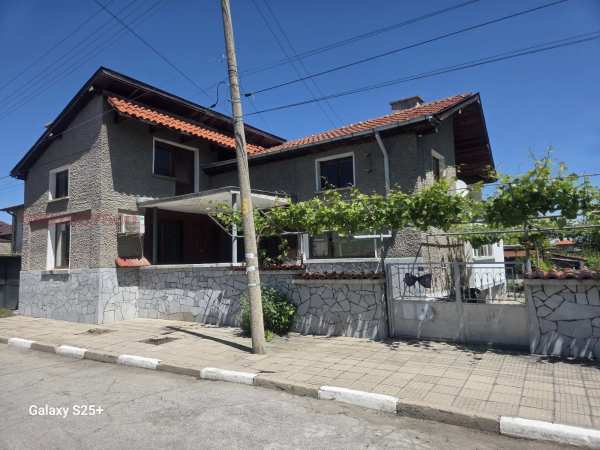 Продава къща, с. главиница, област пазарджик