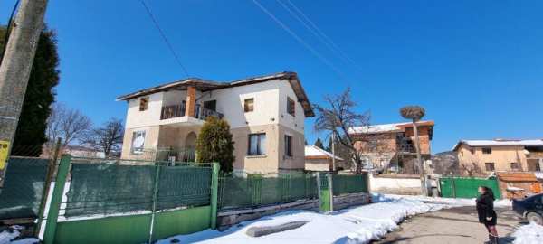 Продава къща, с. горни окол, област софия област