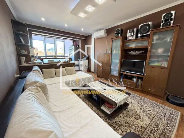 Продава 3-стаен, гр. пазарджик, център