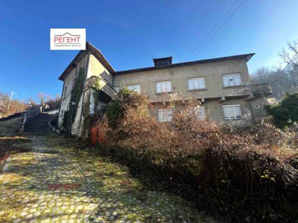 Продава  3-стаен град Габрово, Център
      250 кв.м