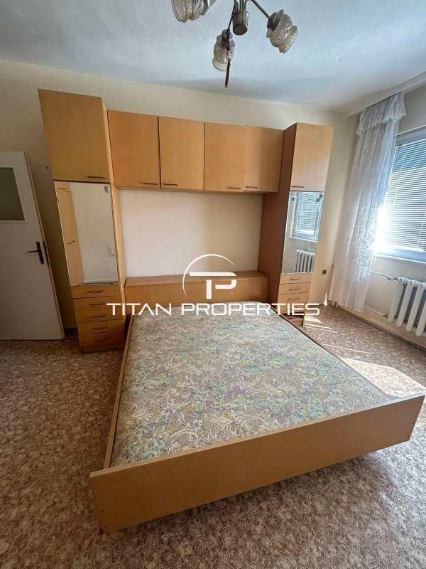 Продава 4-стаен, гр. пловдив, център
