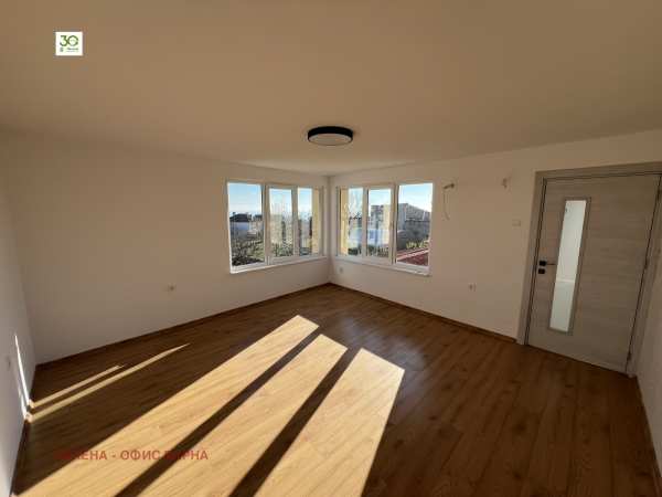 Продава етаж от къща, гр. варна, виница