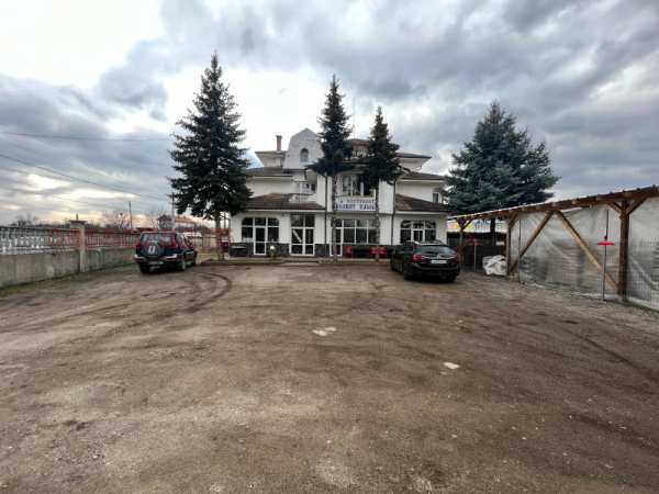 Продава  хотел град Кюстендил, Бял камък
      216 кв.м