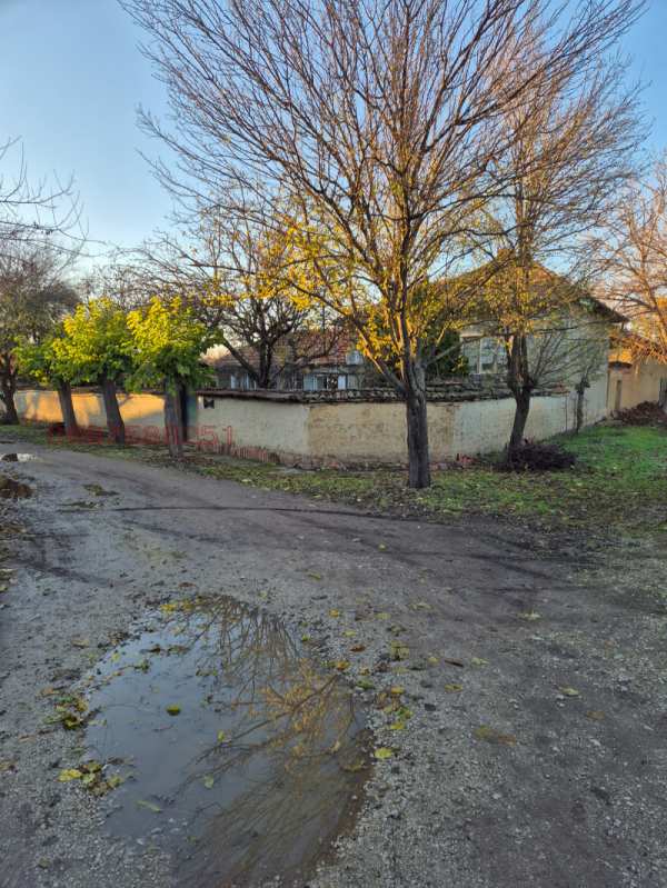 Продава  къща с. Янтра, област Велико Търново
      120 кв.м