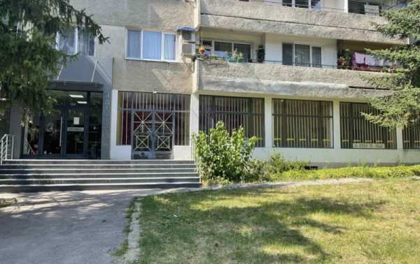 Продава  магазин град Търговище, Център
      160 кв.м
