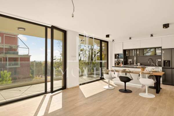 Продава 4-стаен, гр. варна, к.к. св.св. константин и елена