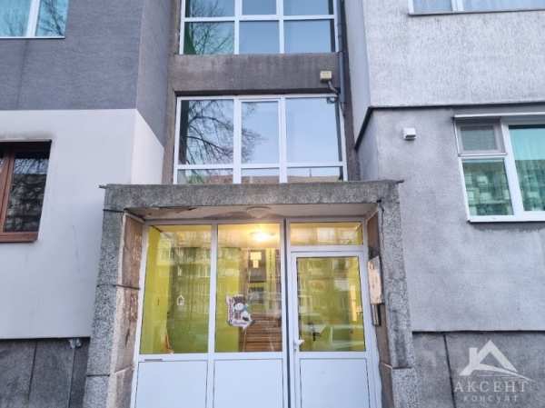 Продава 4-стаен, гр. перник, изток