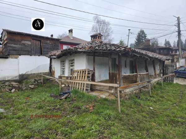 Продава  къща гр. Копривщица, област София
      54 кв.м