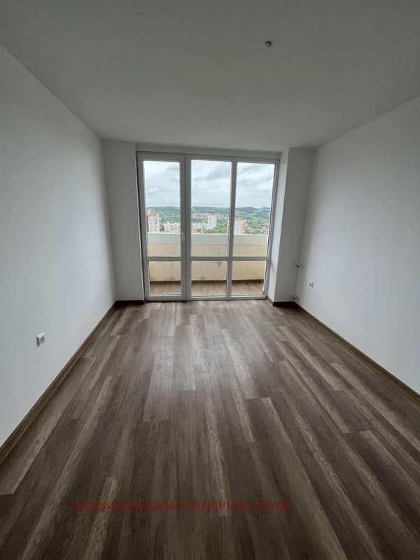 Продава 3-стаен, гр. перник, център