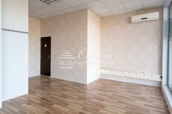 Продава  офис град Шумен, Център
      57 кв.м