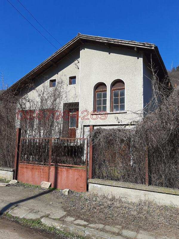 Продава  вила гр. Опака, област Търговище
      120 кв.м