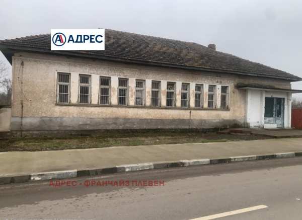 Продава склад, с. горна митрополия, област плевен