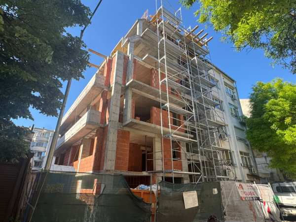 Продава 4-стаен, гр. бургас, възраждане