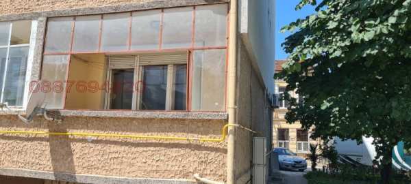 Продава 4-стаен, гр. силистра, център