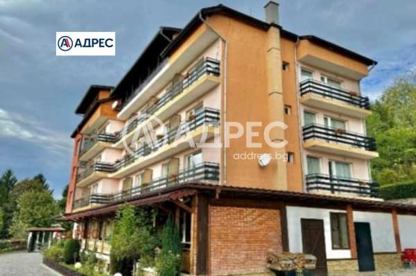 Продава хотел, с. типченица, област враца