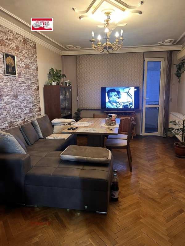 Продава  4-стаен град Шумен, Куршун чешма
      120 кв.м