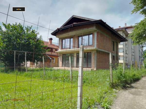 Продава къща, гр. троян, област ловеч