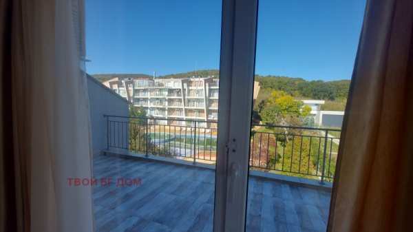 Продава  3-стаен с. Кошарица, област Бургас
      144 кв.м