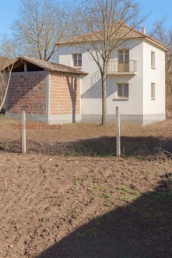 Продава  къща с. Садово, област Благоевград
      184 кв.м