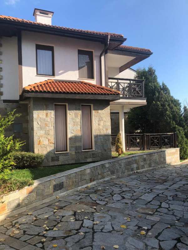 Продава  1-стаен с. Кошарица, област Бургас
      46 кв.м