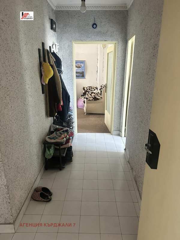 Продава многостаен, гр. кърджали, възрожденци