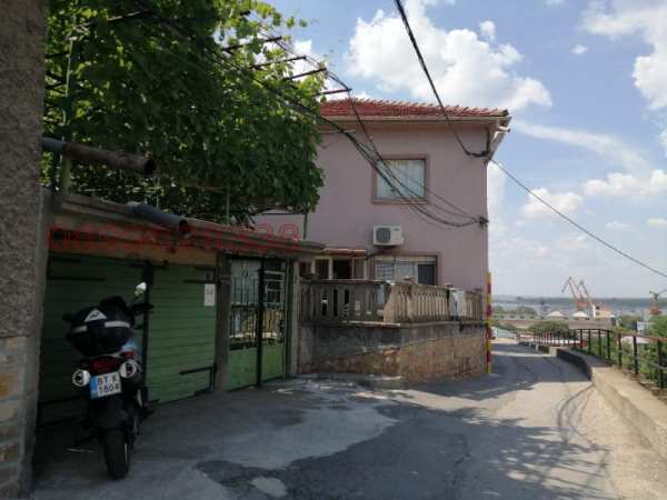Продава къща, гр. свищов, област велико търново