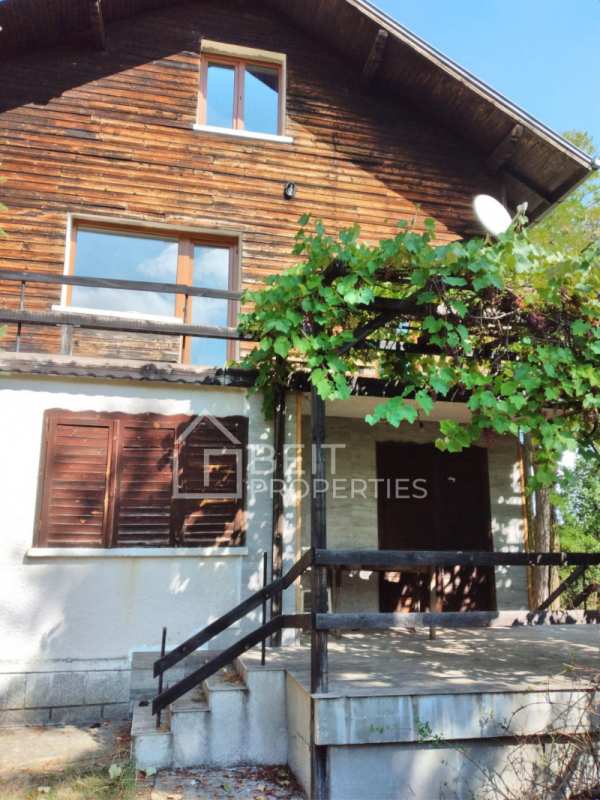 Продава  къща с. Гълъбовци, област София
      153 кв.м