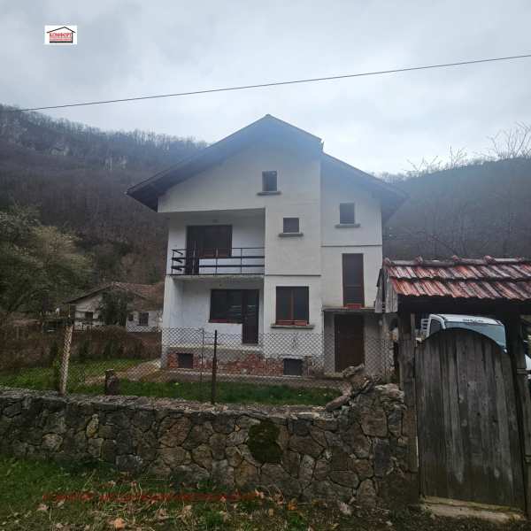 Продава къща, гр. тетевен, област ловеч