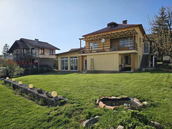 Продава къща, с. голема раковица, област софия област