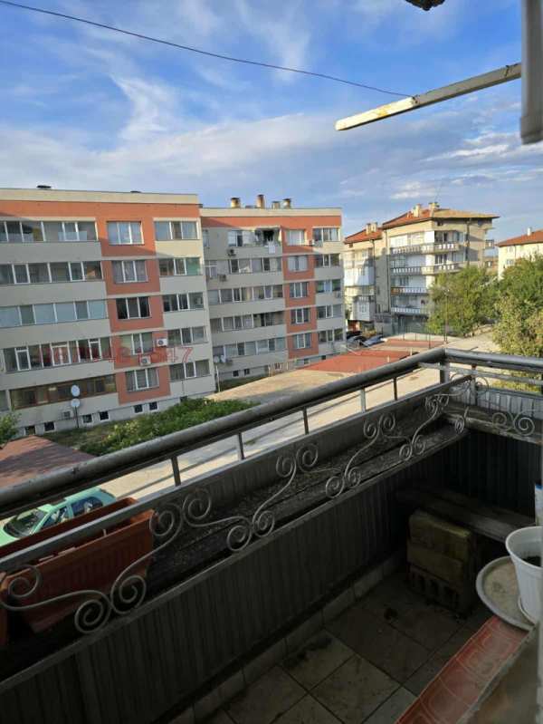 Продава  многостаен гр. Омуртаг, област Търговище
      120 кв.м