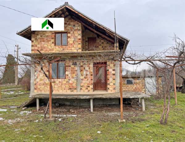 Продава къща, гр. нови пазар, област шумен