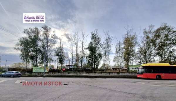 Продава парцел, гр. перник, изток
