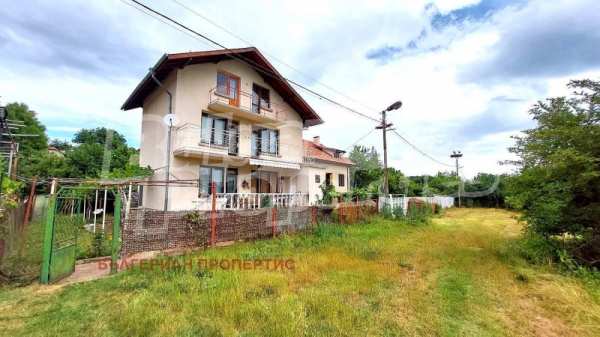Продава къща, с. лобош, област перник