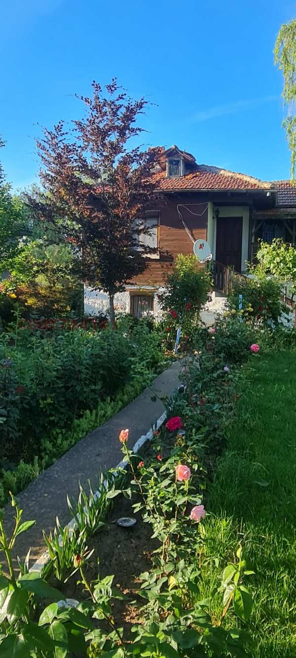 Продава къща, с. беловец, област разград