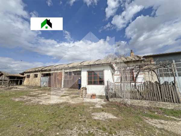 Продава пром. помещение, гр. нови пазар, област шумен