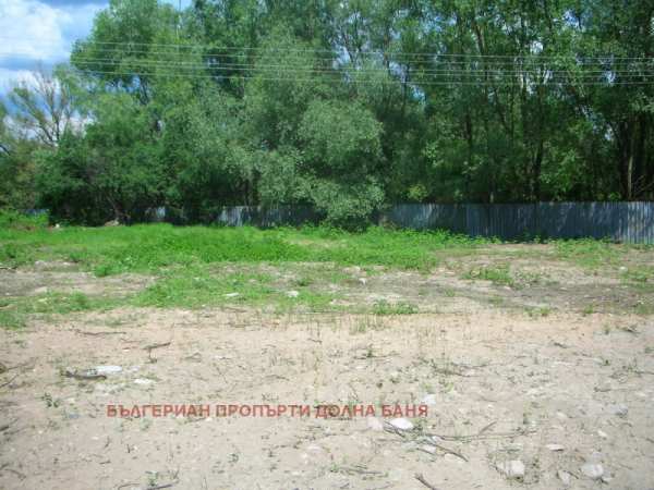 Продава парцел, гр. долна баня, област софия област