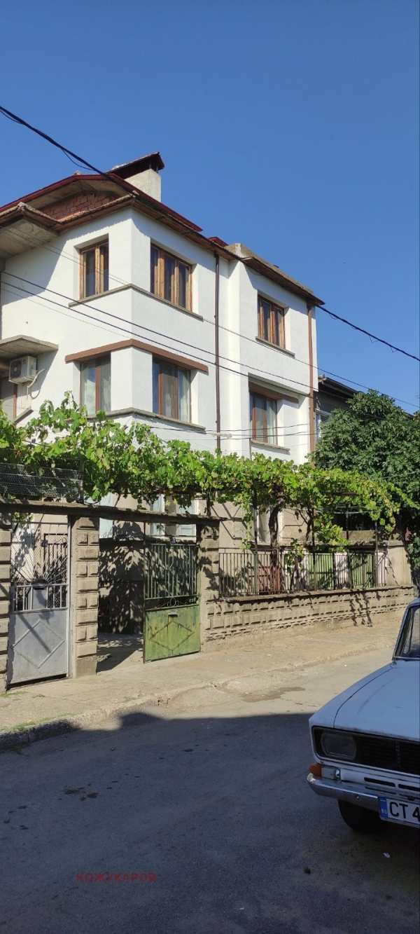 Продава къща, гр. казанлък, област стара загора