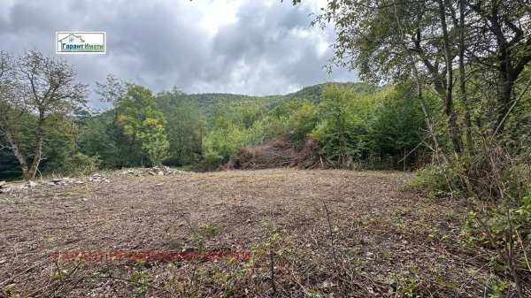 Продава парцел, с. стоманеците, област габрово