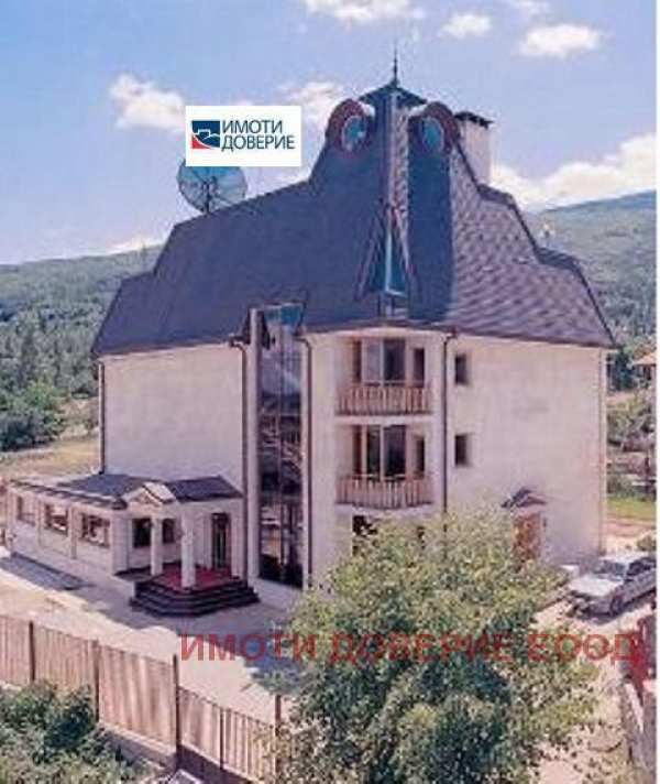 Продава  хотел град София, Драгалевци
      1820 кв.м