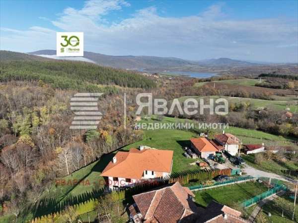 Продава къща, с. средни колиби, област велико търново