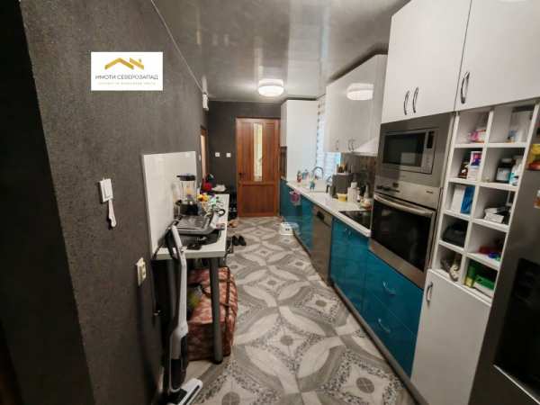 Продава етаж от къща, гр. монтана, широк център