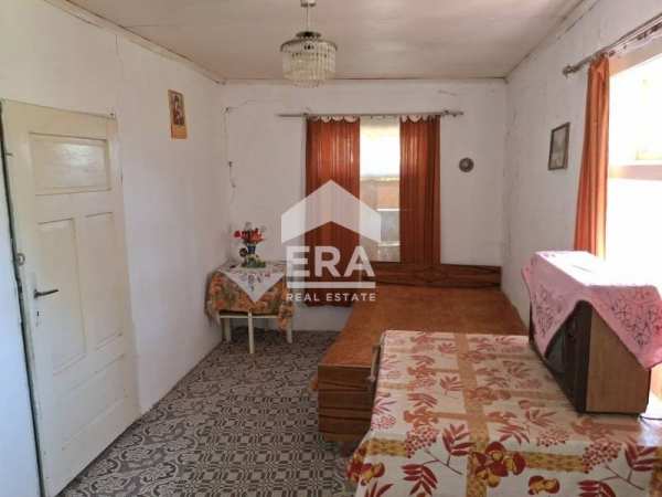 Продава къща, с. стрелец, област велико търново