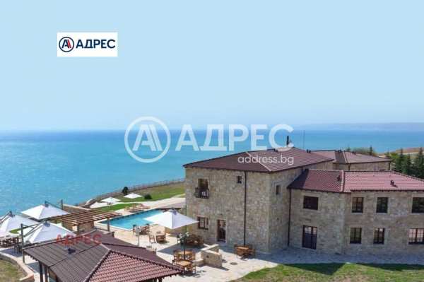 Продава хотел, с. българево, област добрич