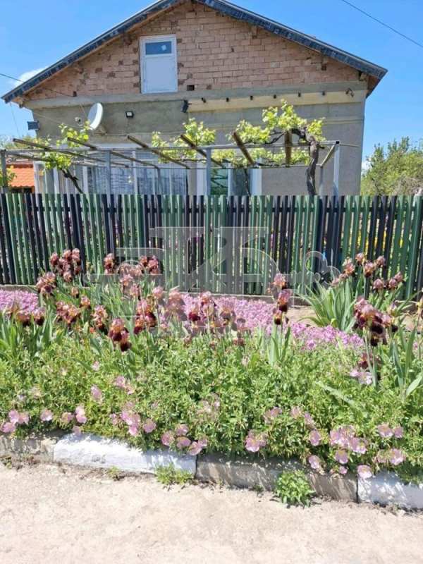 Продава къща, с. змеево, област добрич