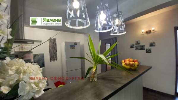 Продава  хотел гр. Приморско, област Бургас
      913 кв.м