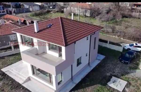 Продава  къща с. Лъка, област Бургас
      240 кв.м