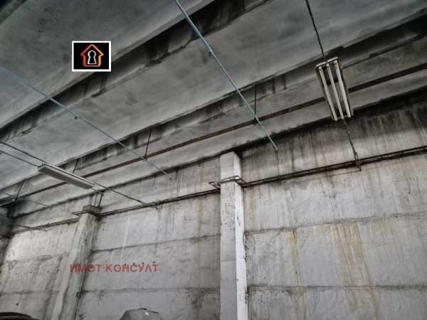 Продава пром. помещение, гр. враца, складова база